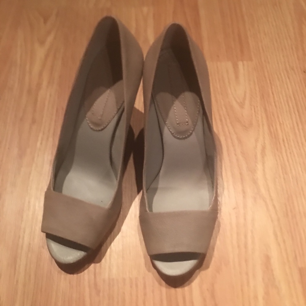 Banana republic wedges